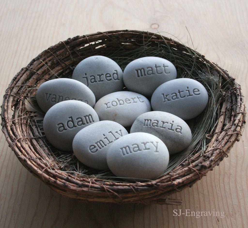 Grandmother personalized gift nest - Set of 9 engraved name stones  - Mom's Nest (c) by SJ-Engraving