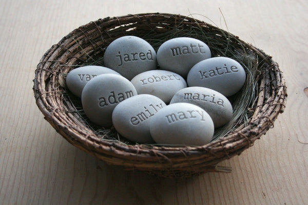 Grandmother personalized gift nest - Set of 9 engraved name stones  - Mom's Nest (c) by SJ-Engraving