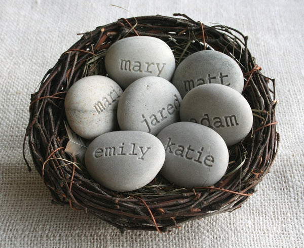 Engraved stone gifts - Personalized grandmother gifts - Set of 7 name stone eggs in family nest