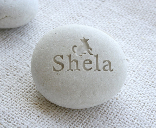 Gift for pet lovers - Companion Stone - Pet tribute on beach pebble