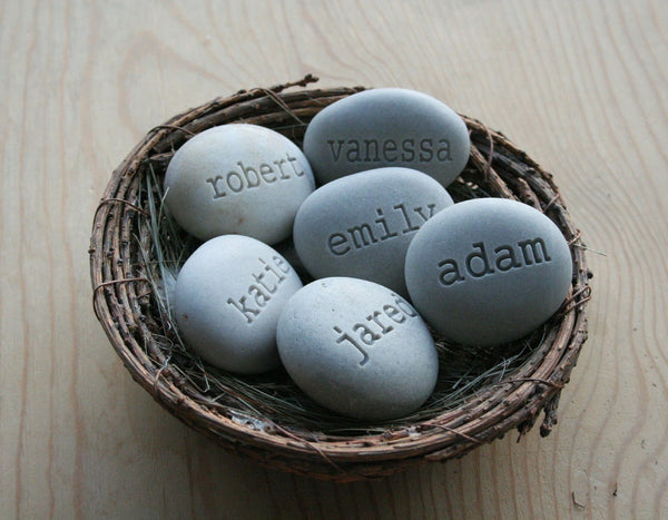 Mother's nest - Grandmother, mother gift - Set of 6 engraved name stones in family bird nest decor by SJ-Engraving