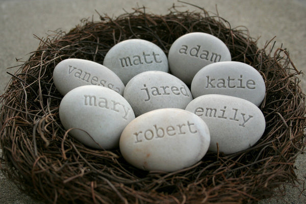 Personalized mothers  gift - Mom's Nest (c) - Set of 8 name stones in bird nest