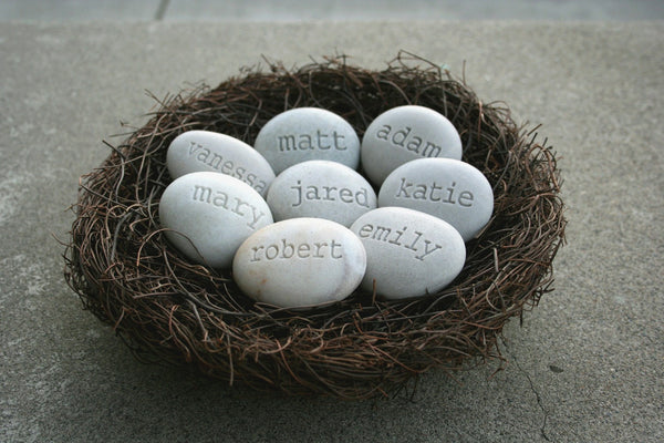 Personalized mothers  gift - Mom's Nest (c) - Set of 8 name stones in bird nest