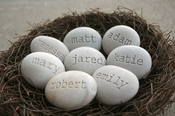 Personalized mothers  gift - Mom's Nest (c) - Set of 8 name stones in bird nest