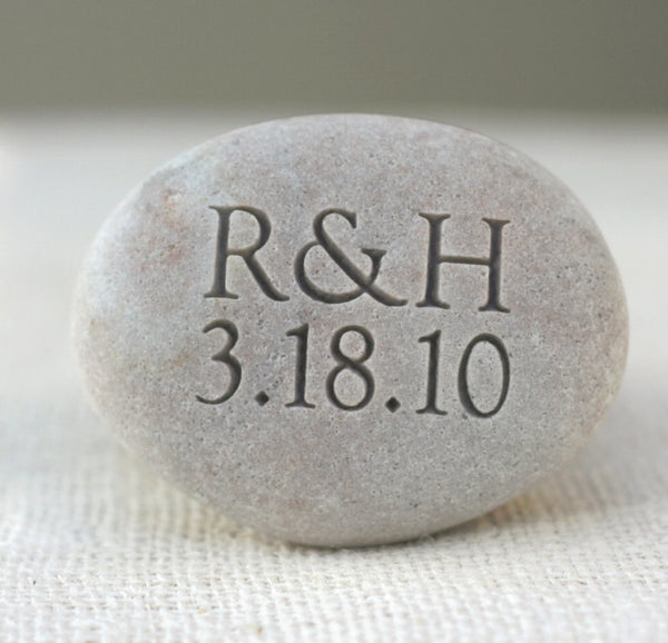 Oathing Stone - neo classic design - for wedding, anniversary or commitment by SJ-Engraving