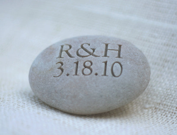 Oathing Stone - neo classic design - for wedding, anniversary or commitment by SJ-Engraving