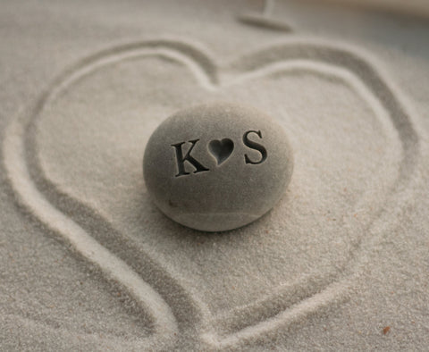 Personalized gift for him or her - i (heart) u beach stone - Petite love stone with couple's initials