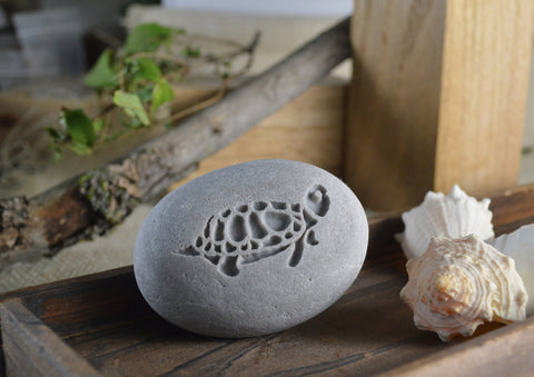 Turtle gift pebble - engraved stone - Ready to ship