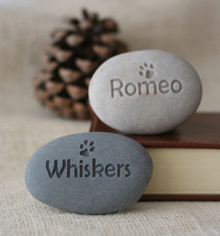 Pet lovers gift - Personalized mini pet stone - desktop companion