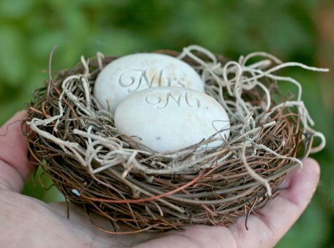 Mr. & Mrs. Bird Nest Cake Topper - Merry Pebble (TM) Collection by sjEngraving