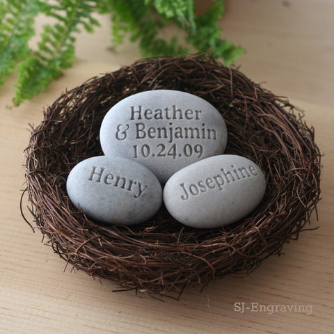 Nest home decor - personalized whole family gift - set of 3 engraved stones in nest