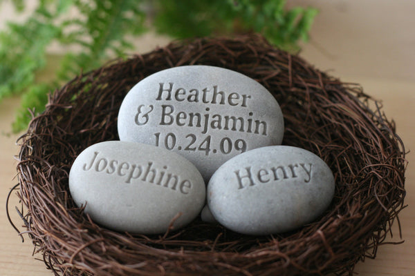 Nest home decor - personalized whole family gift - set of 3 engraved stones in nest