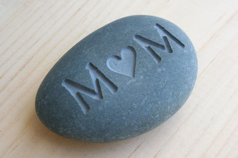 Mom, I love you - Double sided engraved stone in Gift Box