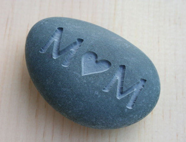 Mom, I love you - Double sided engraved stone in Gift Box