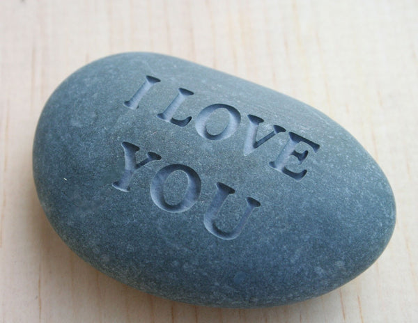 Mom, I love you - Double sided engraved stone in Gift Box