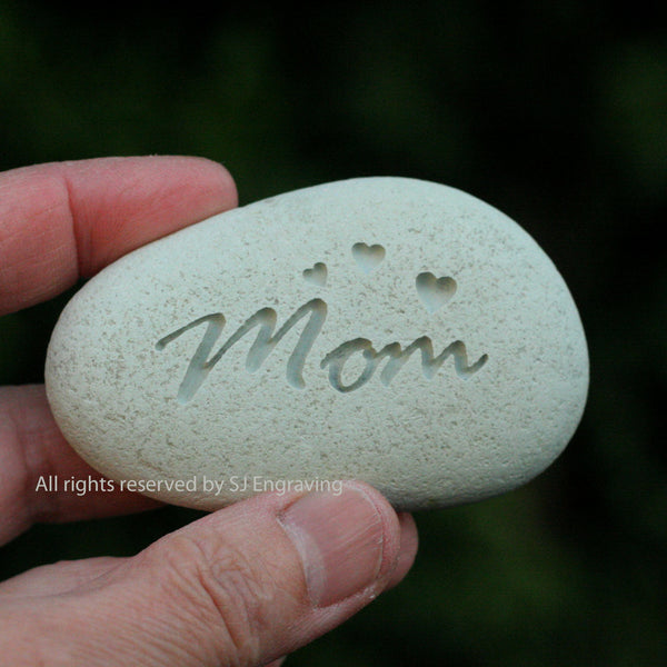Mom Rocks - Mothers Day Gift by SJEngraving